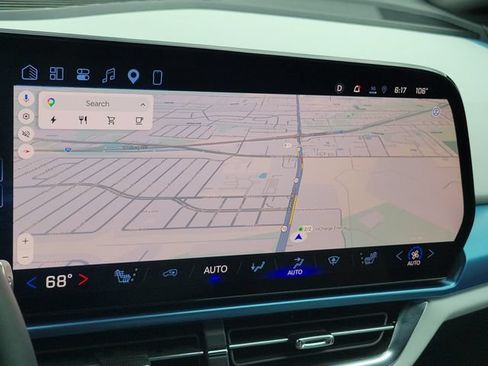 Used 2025 Chevrolet Equinox EV LT FWD image 32
