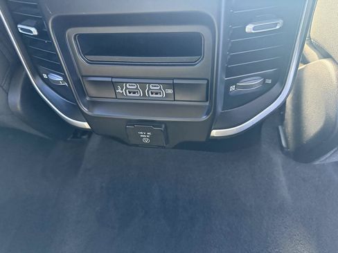 Used 2020 RAM 1500 Big Horn AWD/4WD image 12
