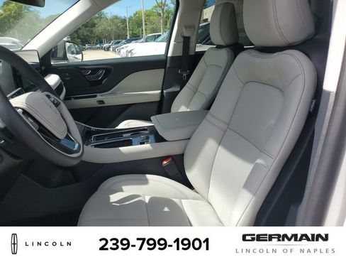 New 2025 Lincoln Aviator 2WD w/ Equipment Group 101A image 18