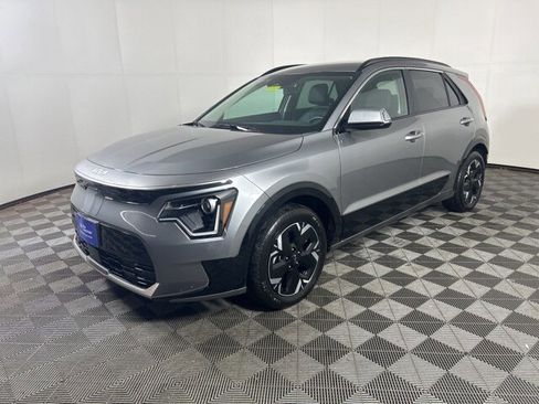 Used 2024 Kia Niro Wind w/ Wind Preserve Package image 3