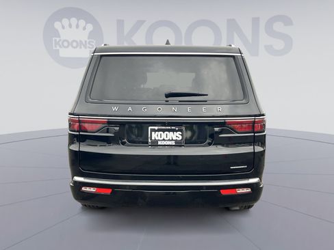 Used 2024 Jeep Wagoneer Series III AWD/4WD image 15