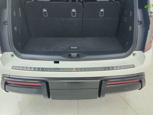 Used 2026 Nissan Armada PRO-4X w/ Captain's Chari Seat Package AWD/4WD image 14