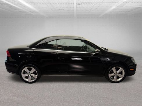 Used 2012 Volkswagen Eos Lux w/ Tech Pkg FWD image 6