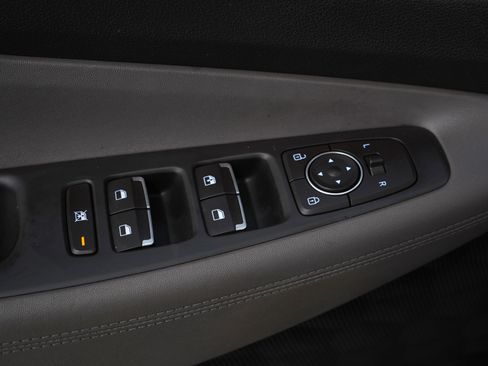 Used 2020 Hyundai Santa Fe SE image 21