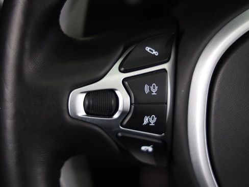 Used 2022 Aston Martin V8 Vantage Roadster image 16