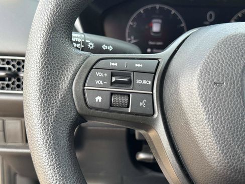 Certified 2025 Honda HR-V LX image 28