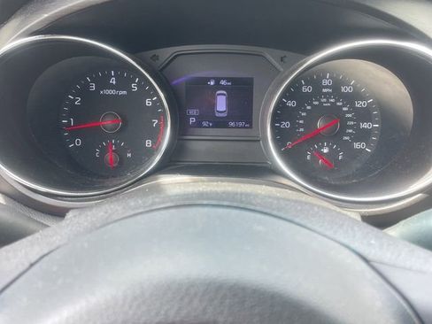 Used 2021 Kia Sedona LX FWD image 19