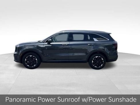 Certified 2024 Kia Sorento S w/ Panoramic Sunroof Package FWD image 5