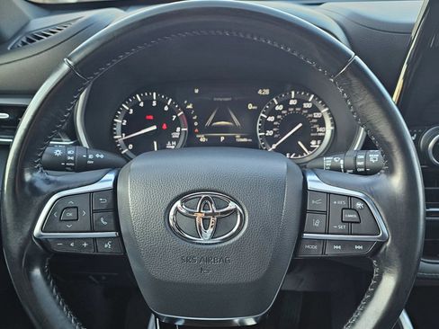 Used 2021 Toyota Highlander XSE image 19