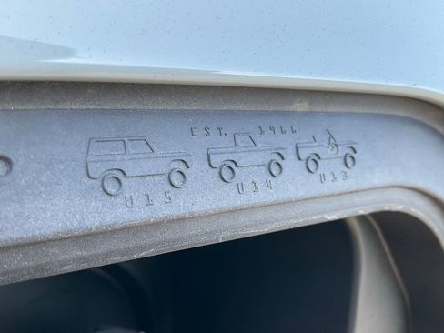 Certified 2024 Ford Bronco Black Diamond w/ Sasquatch Package image 15