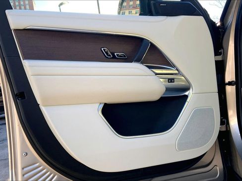 New 2026 Land Rover Range Rover SE image 10