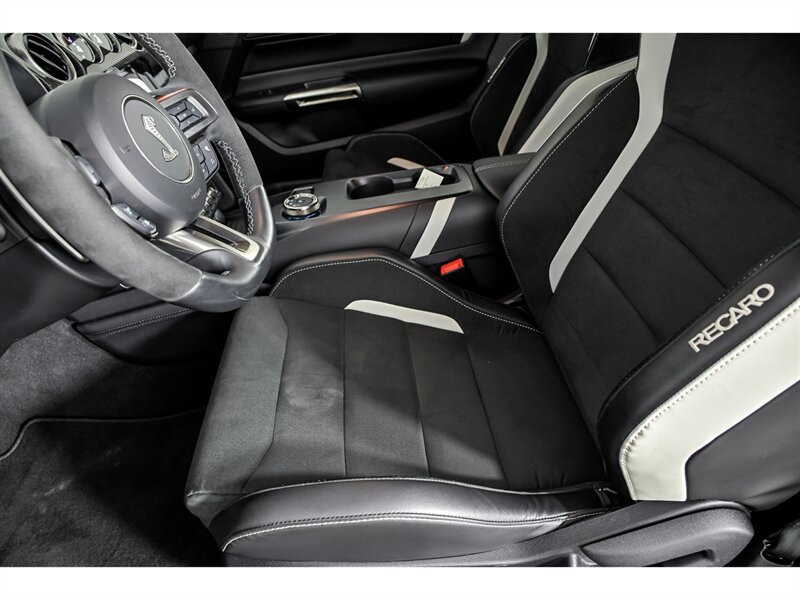 Used 2022 Ford Mustang Shelby GT500 w/ Carbon Fiber Track Pack RWD image 15