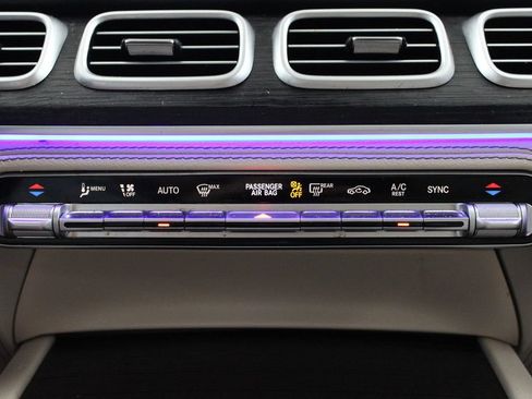 Used 2024 Mercedes-Benz GLE 450 4MATIC image 36