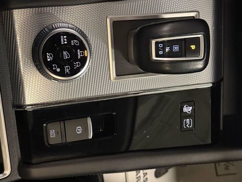 Used 2024 Mitsubishi Outlander SEL image 41