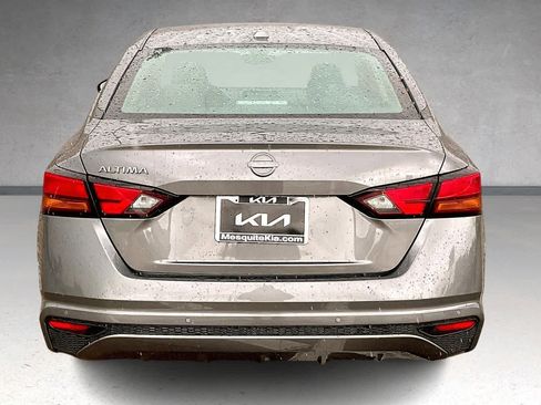 Used 2025 Nissan Altima 2.5 SV image 5