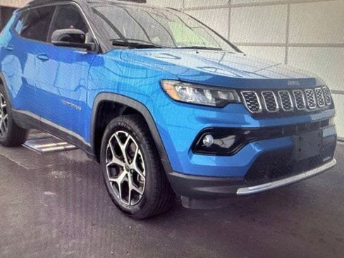 Used 2025 Jeep Compass Limited AWD/4WD image 10