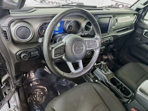 Used 2022 Jeep Wrangler Unlimited Sahara w/ Cold Weather Group AWD/4WD image 19