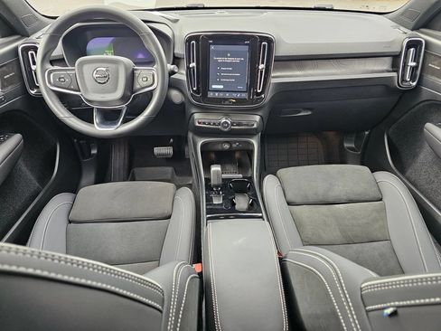 Used 2023 Volvo XC40 Recharge Ultimate AWD/4WD image 15