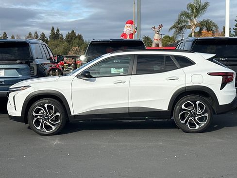 Used 2025 Chevrolet Trax RS w/ Driver Confidence Package image 8