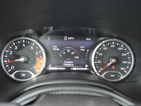Used 2017 Jeep Renegade Altitude AWD/4WD image 12