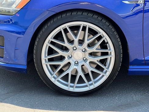 Used 2017 Volkswagen Golf R 4-Door AWD/4WD image 13