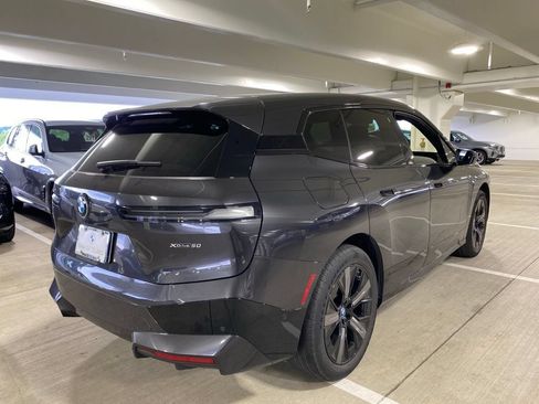 Used 2024 BMW iX xDrive50 w/ Premium Package AWD/4WD image 4