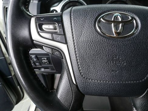 Used 2021 Toyota Land Cruiser image 10