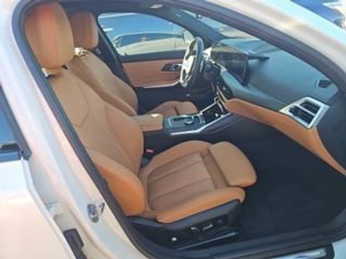 Used 2025 BMW 330i xDrive Sedan w/ M Sport Package image 7
