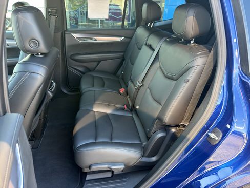 Used 2023 Cadillac XT6 Luxury AWD/4WD image 13