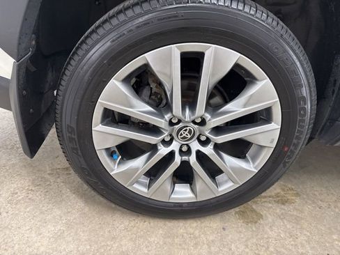 Used 2022 Toyota RAV4 XLE Premium AWD/4WD image 12