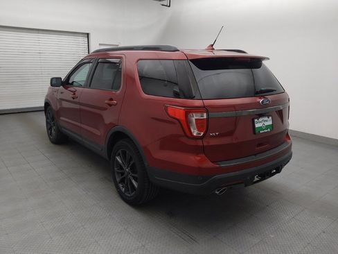 Used 2018 Ford Explorer XLT w/ Equipment Group 202A FWD image 5