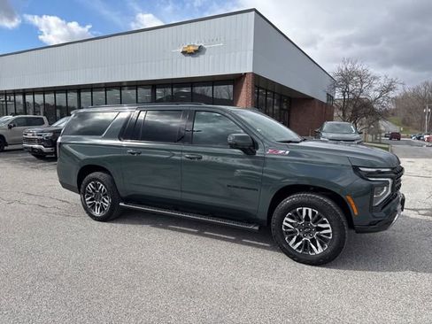 New 2026 Chevrolet Suburban Z71 w/ Z71 Off-Road Package AWD/4WD image 5