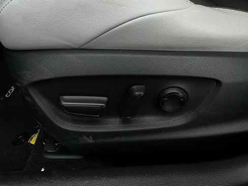 Used 2019 Toyota Corolla XSE image 11