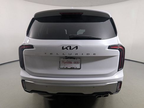 Used 2024 Kia Telluride EX FWD image 6