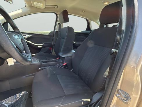 Used 2017 Ford Focus SE FWD image 22