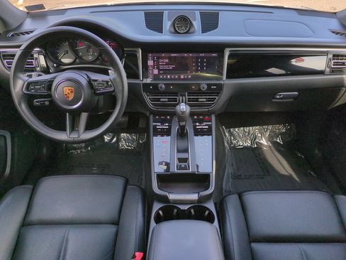 Used 2025 Porsche Macan AWD/4WD image 15