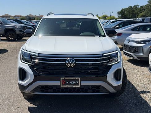 New 2026 Volkswagen Atlas Peak Edition AWD/4WD image 4