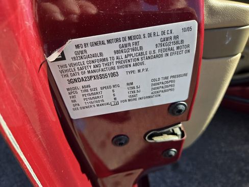 Used 2006 Chevrolet HHR LT w/ Preferred Equipment Group image 28