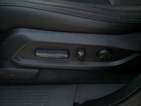 Certified 2025 Honda Pilot Black Edition image 22