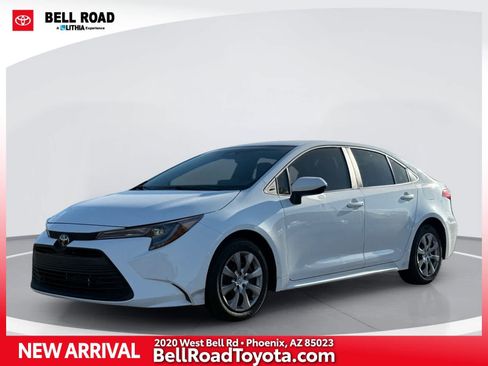 Used 2024 Toyota Corolla LE FWD image 1