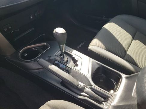 Used 2018 Toyota RAV4 LE image 26