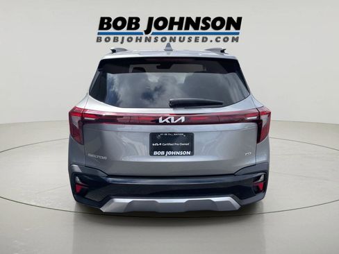 Used 2024 Kia Seltos EX AWD/4WD image 4