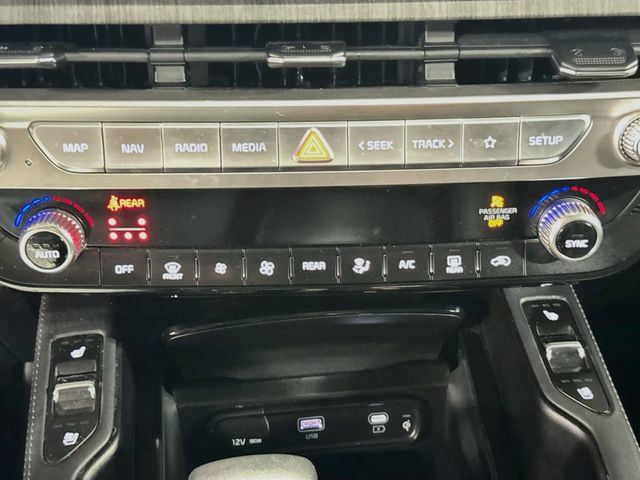 Used 2024 Kia Telluride EX w/ EX Captain's Chair Package AWD/4WD image 23