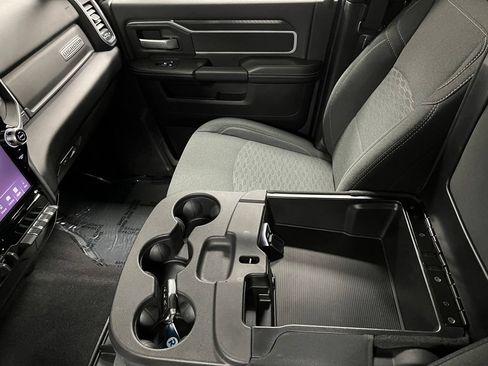 Used 2025 RAM 2500 Big Horn AWD/4WD image 39