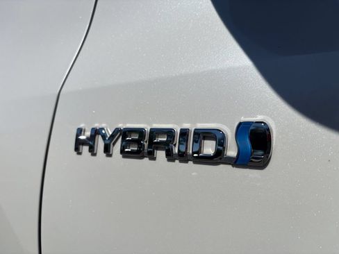 Used 2016 Toyota Highlander Limited Platinum w/ Four Season Floor Mat Package AWD/4WD image 10