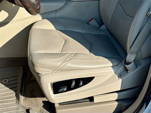 Used 2016 Cadillac Escalade Premium image 11