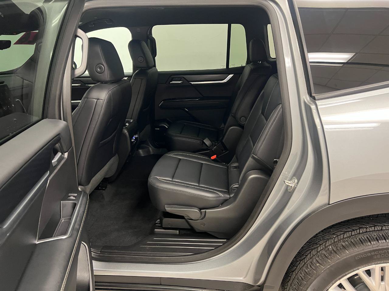 Used 2026 GMC Acadia Elevation w/ Elevation Premium Package AWD/4WD image 26