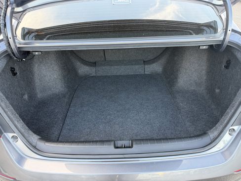 Used 2019 Honda Accord Sport image 9