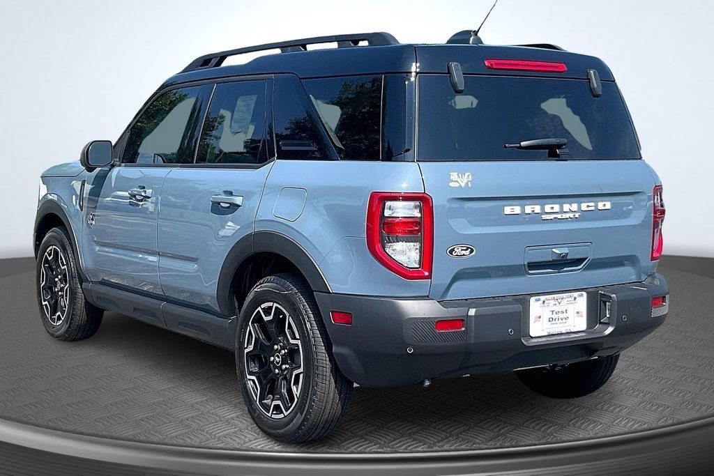 New 2026 Ford Bronco Sport Outer Banks w/ Outer Banks Tech Package+ AWD/4WD image 3