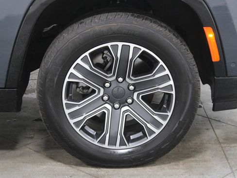 Used 2024 Jeep Wagoneer Series II image 11